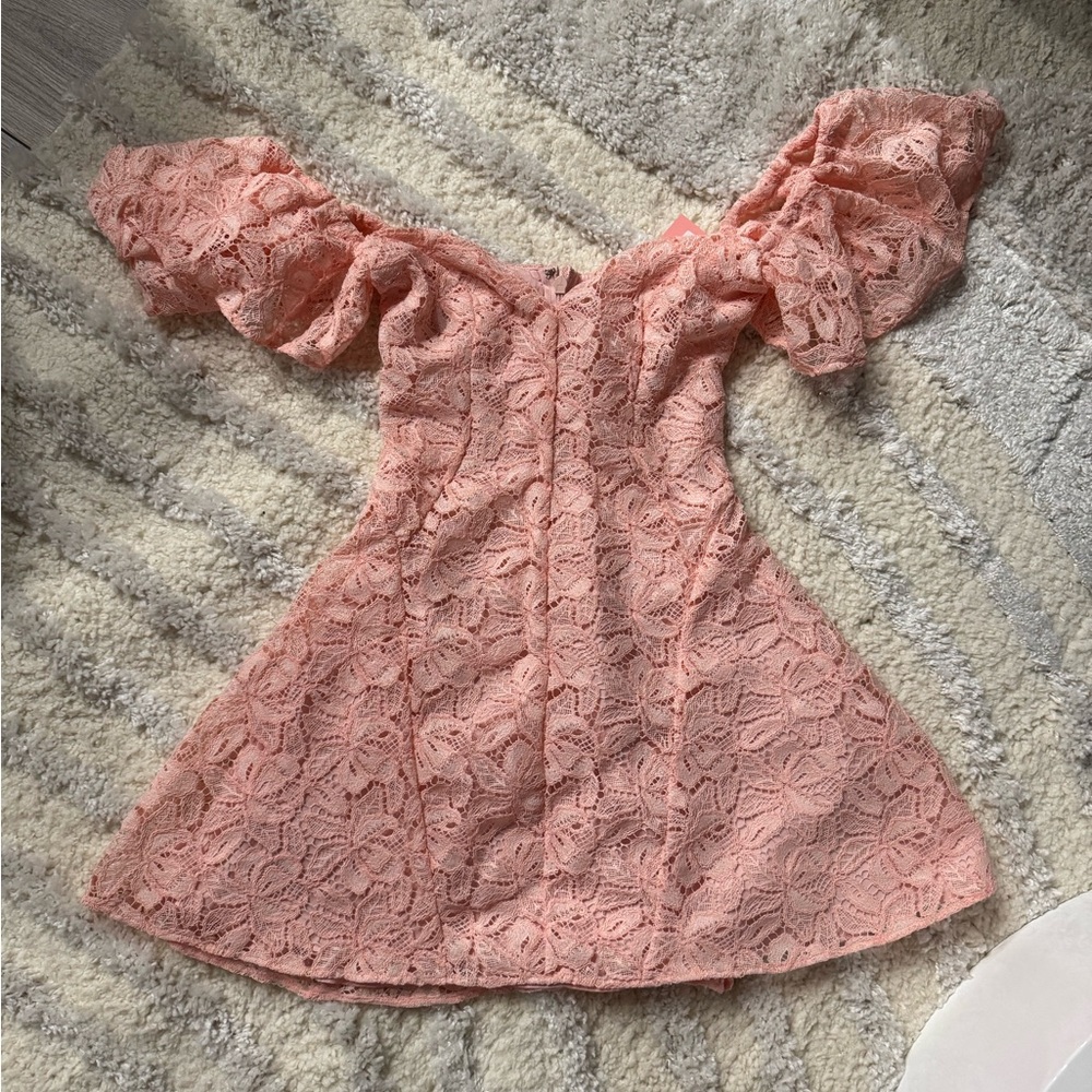 Blush Lace Sweetheart Mini Dress 🌸 - Picture 3 of 9